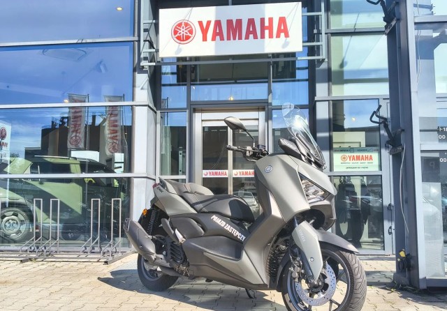yamaha
